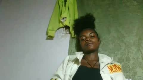 caella98 online show from May 25, 2026, 6:47 pm