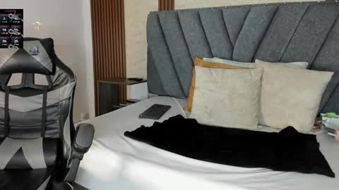 Cailin online show from November 1, 2025, 7:05 pm