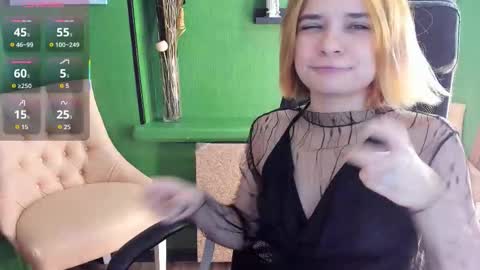 Snapshot of caitlin_crazy chatting on November 12, 2025, 8:37 am Gina online show from November 12, 2025, 8:37 am