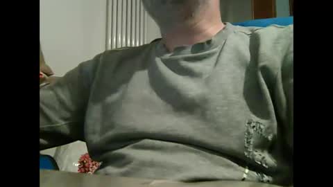 Snapshot of caldoski chatting on November 21, 2025, 9:24 pm caldoski online show from November 21, 2025, 9:24 pm