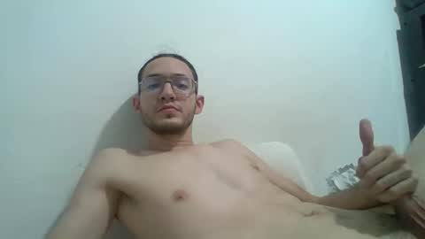 Snapshot of calenturalatina chatting on February 11, 2026, 11:32 pm calenturalatina online show from February 11, 2026, 11:32 pm