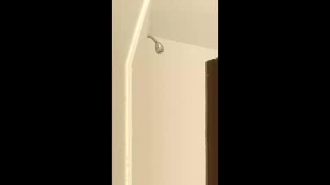 caliboy01990872 online show from April 21, 2026, 7:14 am