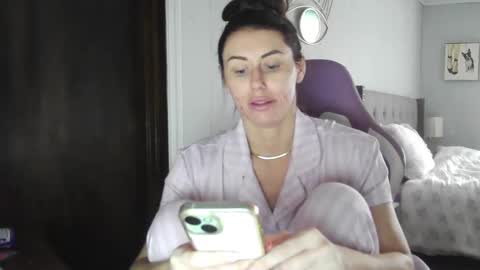 Snapshot of calicambri chatting on February 10, 2025, 4:58 pm The Cali Cambri online show from February 10, 2025, 4:58 pm