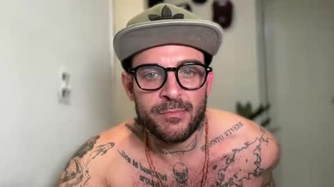 CaliforniaBrazilian online show from April 21, 2026, 1:29 am