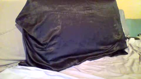 Snapshot of caligirl310r chatting on February 23, 2025, 3:29 pm Caligurl Queen Head Fluffer In Charge Goddess of Cocktease Mistress of Holes online show from February 23, 2025, 3:29 pm