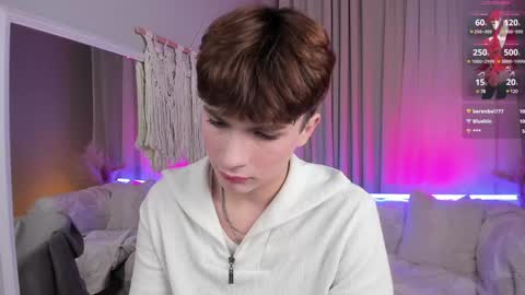 Call me Leo online show from December 6, 2024, 5:44 pm