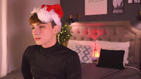Call me Leo online show from December 15, 2024, 7:35 am