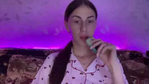 Snapshot of call_me_dad_ chatting on December 1, 2024, 10:32 pm Anna online show from December 1, 2024, 10:32 pm