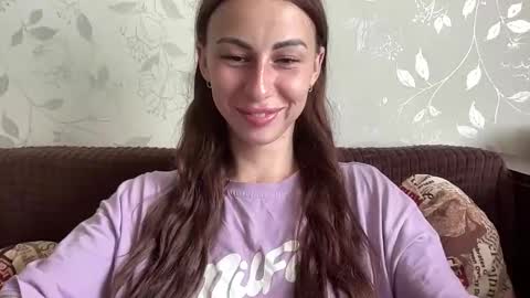 Snapshot of call_me_dad_ chatting on September 9, 2025, 10:48 am Anna online show from September 9, 2025, 10:48 am