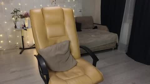 Dasha       inst       dasha is nice online show from May 31, 2026, 9:27 pm