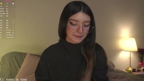 Snapshot of call_me_rosie chatting on October 7, 2025, 1:25 am online show from October 7, 2025, 1:25 am