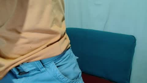 Snapshot of callme_pogs chatting on December 24, 2024, 10:33 am callme_pogs online show from December 24, 2024, 10:33 am