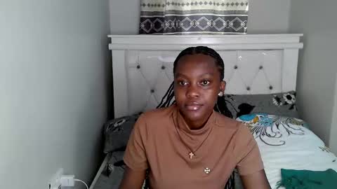 Snapshot of callmemonday chatting on September 15, 2025, 5:40 am Monday online show from September 15, 2025, 5:40 am