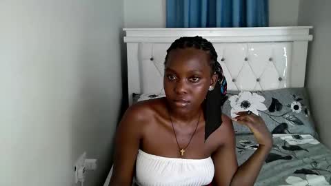 Snapshot of callmemonday chatting on September 19, 2025, 10:38 am Monday online show from September 19, 2025, 10:38 am