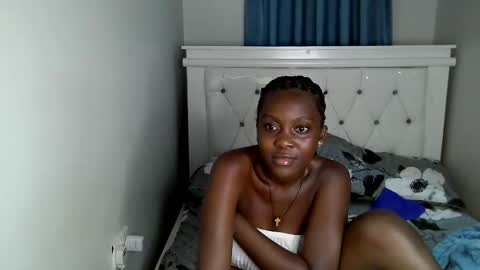 Snapshot of callmemonday chatting on September 19, 2025, 10:43 pm Monday online show from September 19, 2025, 10:43 pm