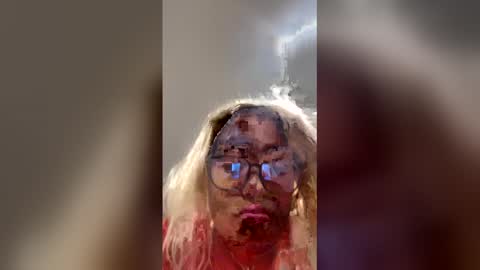 Snapshot of cals9x chatting on December 2, 2025, 1:44 am camzxoxox online show from December 2, 2025, 1:44 am