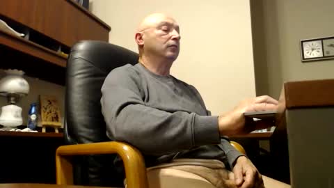 Calthegoose online show from October 27, 2025, 9:52 pm