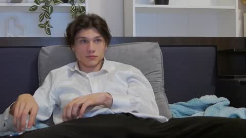 Calvin online show from January 11, 2025, 10:51 pm