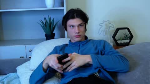 Calvin online show from January 13, 2025, 7:42 pm