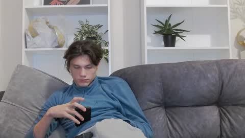 Calvin online show from January 31, 2025, 1:54 am