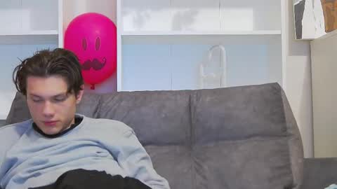 Calvin online show from February 20, 2025, 11:43 pm