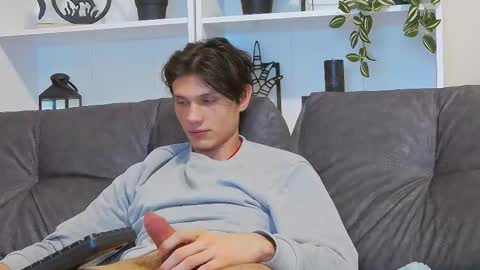 Calvin online show from March 5, 2025, 8:21 pm