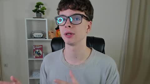 Snapshot of calvin_loves_you chatting on January 22, 2025, 7:13 pm Hey I am Calvin online show from January 22, 2025, 7:13 pm