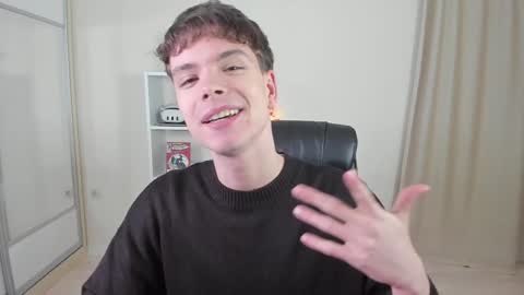 Snapshot of calvin_loves_you chatting on January 25, 2025, 7:07 pm Hey I am Calvin online show from January 25, 2025, 7:07 pm
