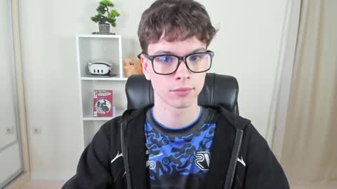 Snapshot of calvin_loves_you chatting on January 28, 2025, 7:10 pm Hey I am Calvin online show from January 28, 2025, 7:10 pm