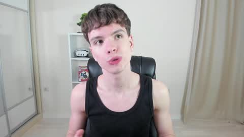 Snapshot of calvin_loves_you chatting on January 29, 2025, 7:11 pm Hey I am Calvin online show from January 29, 2025, 7:11 pm