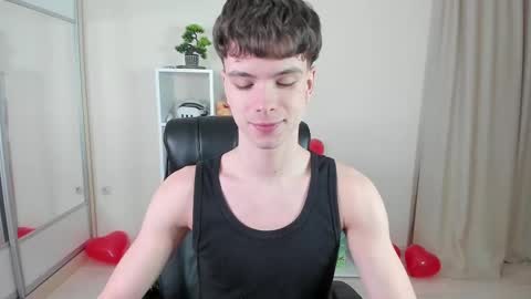 Snapshot of calvin_loves_you chatting on February 14, 2025, 7:23 pm Hey I am Calvin online show from February 14, 2025, 7:23 pm