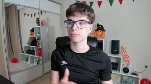 Snapshot of calvin_loves_you chatting on March 8, 2025, 7:09 pm Hey I am Calvin online show from March 8, 2025, 7:09 pm