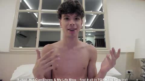 Snapshot of calvin_loves_you chatting on September 26, 2025, 2:32 pm Hey I am Calvin online show from September 26, 2025, 2:32 pm