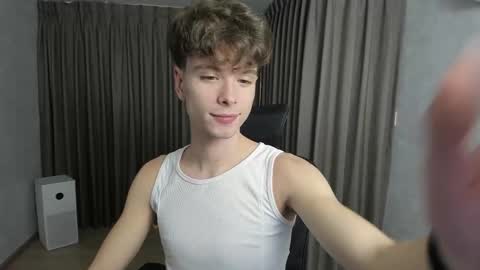 Hey I am Calvin  online show from November 27, 2025, 2:19 pm