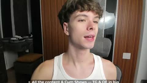 Snapshot of calvin_loves_you chatting on June 6, 2026, 5:06 pm Hey I am Calvin online show from June 6, 2026, 5:06 pm
