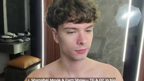 Snapshot of calvin_loves_you chatting on July 13, 2026, 4:32 pm Hey I am Calvin online show from July 13, 2026, 4:32 pm