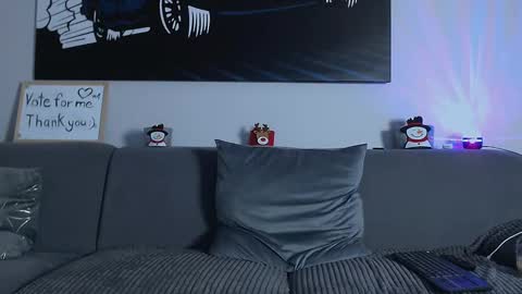 Calvin  online show from December 31, 2024, 6:27 am