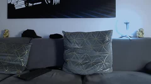 Calvin  online show from January 19, 2025, 9:55 pm