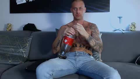 Calvin  online show from January 20, 2025, 12:57 am