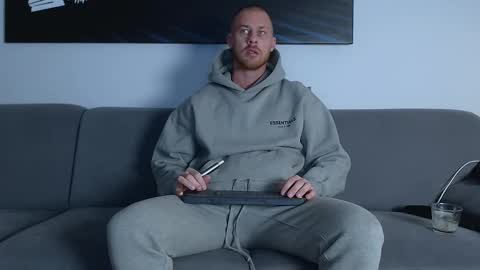 Calvin  online show from February 20, 2025, 7:19 pm