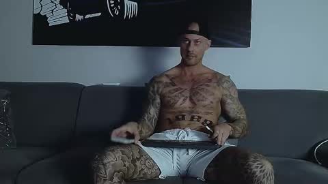 Calvin  online show from September 17, 2025, 9:16 pm