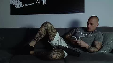 Calvin  online show from October 28, 2025, 7:16 pm