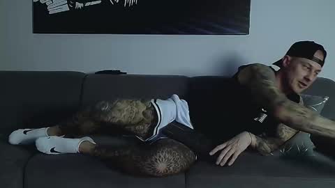 Calvin  online show from November 5, 2025, 11:38 pm