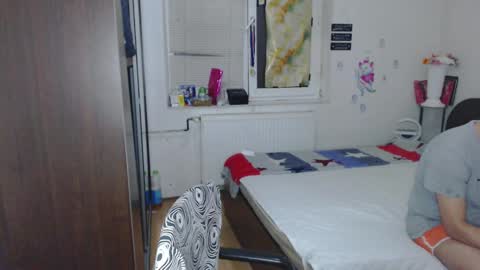 Calvinjohnlad online show from March 12, 2025, 5:28 pm