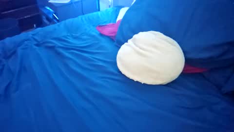 Snapshot of calyman77 chatting on September 9, 2025, 11:04 pm calyman77 online show from September 9, 2025, 11:04 pm