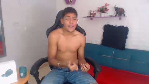 cam_xman online show from November 18, 2025, 4:39 am