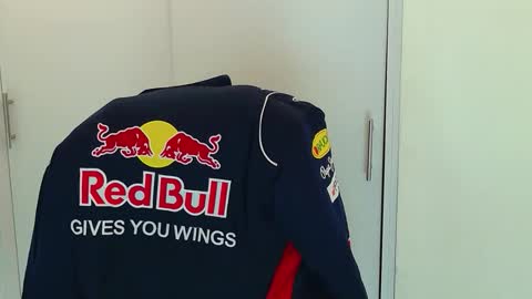 camara110 online show from November 30, 2025, 1:59 pm