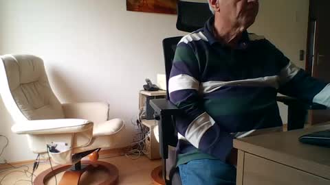 camcologne online show from October 15, 2025, 8:58 am