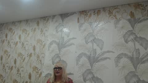 Snapshot of camdiva1 chatting on December 13, 2024, 10:51 am CamDiva1 online show from December 13, 2024, 10:51 am
