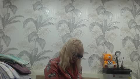 Snapshot of camdiva1 chatting on December 18, 2024, 11:56 am CamDiva1 online show from December 18, 2024, 11:56 am